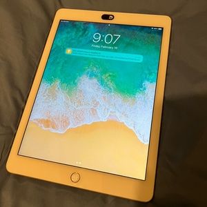 Apple iPad Air 2nd Generation 16GB in Gold